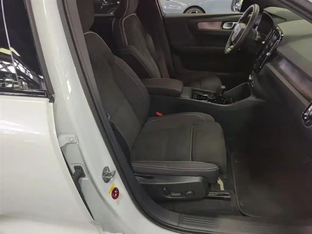 Volvo XC40 PHEV 2023 Long Range Edition — миниатюра 25