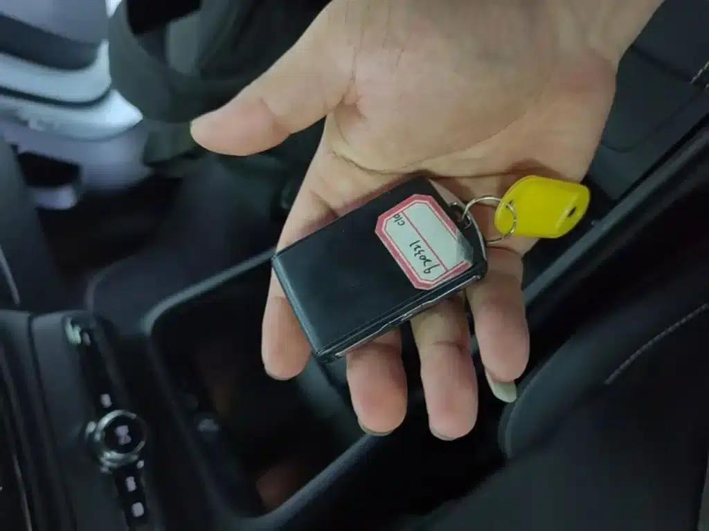 Volvo XC40 PHEV 2023 Long Range Edition — миниатюра 9