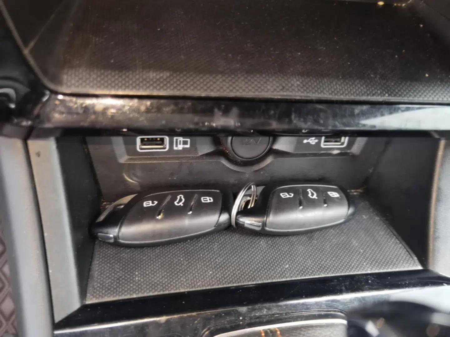 Roewe RX3 2021 PRO 1.6L CVT Elite Model — миниатюра 12