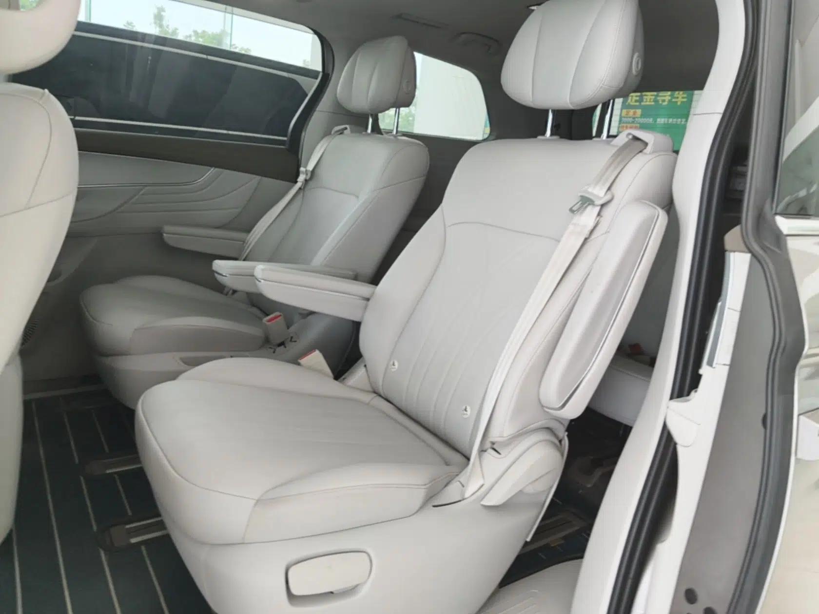 Roewe iMAX8 New Energy 2025 1.5T DMH Lu Zun Deluxe Edition — миниатюра 20