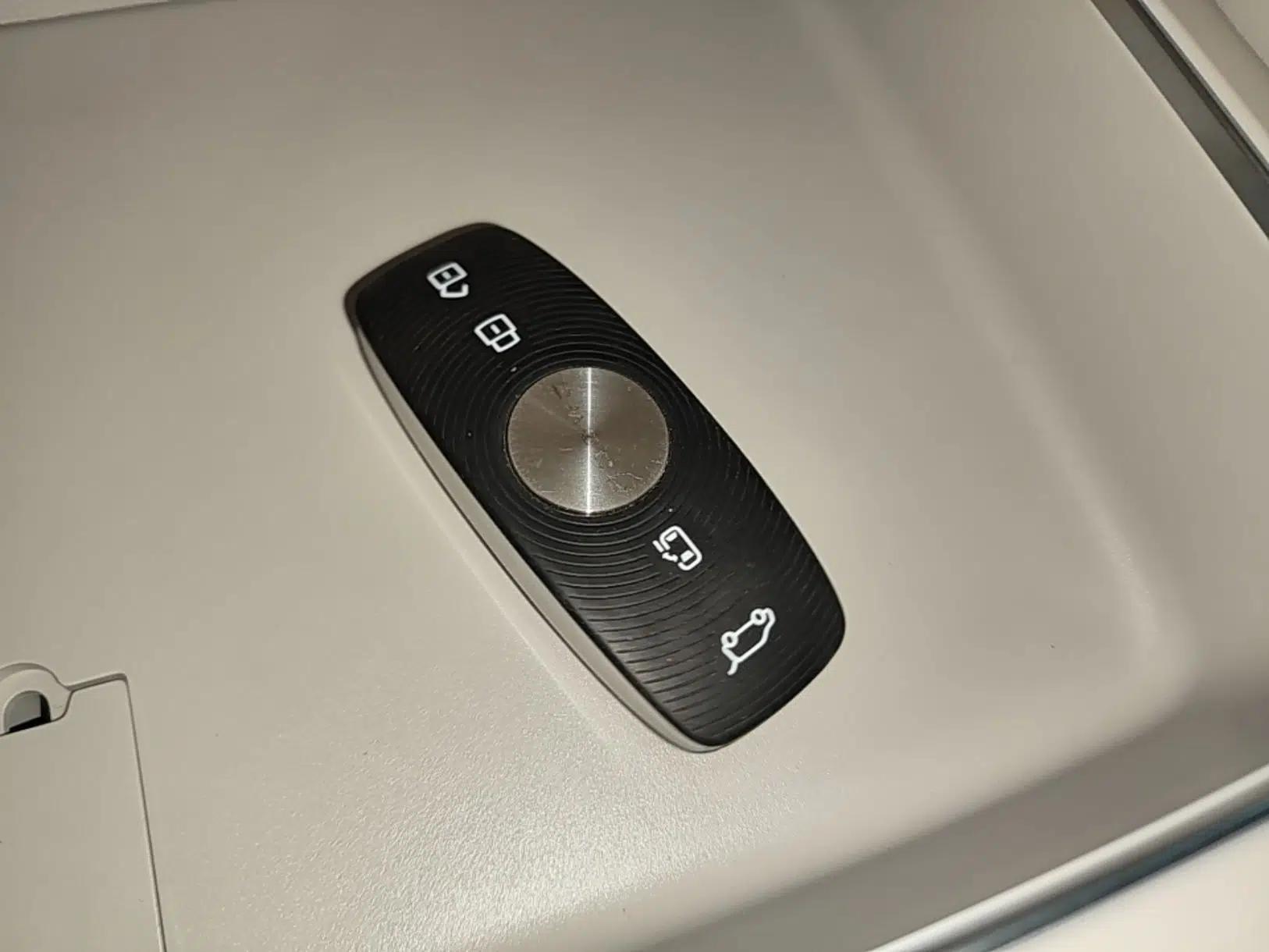 Roewe iMAX8 New Energy 2025 1.5T DMH Lu Zun Deluxe Edition — миниатюра 12
