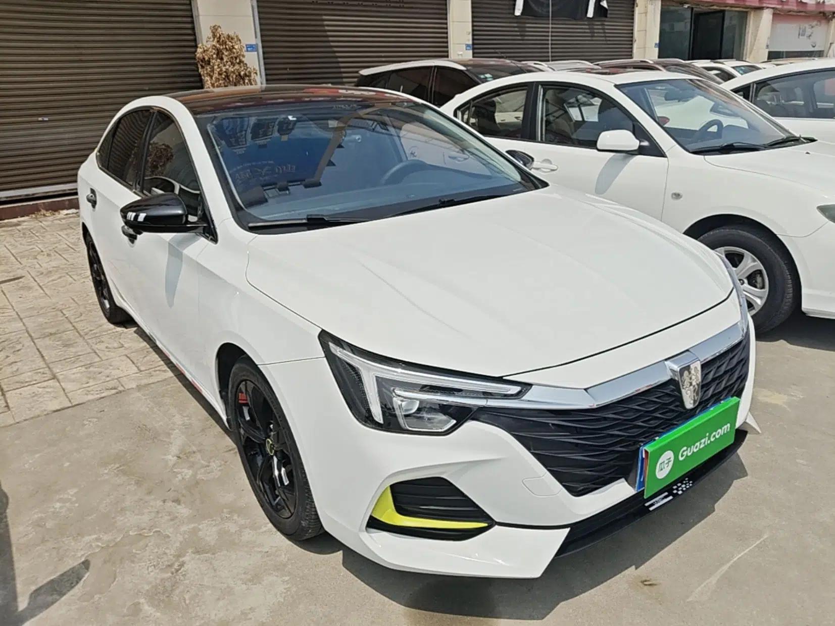 Roewe i6 MAX 2020 300TGI Automatic Supreme Edition with Cool Sunroof and Advanced Driving Features — миниатюра 3