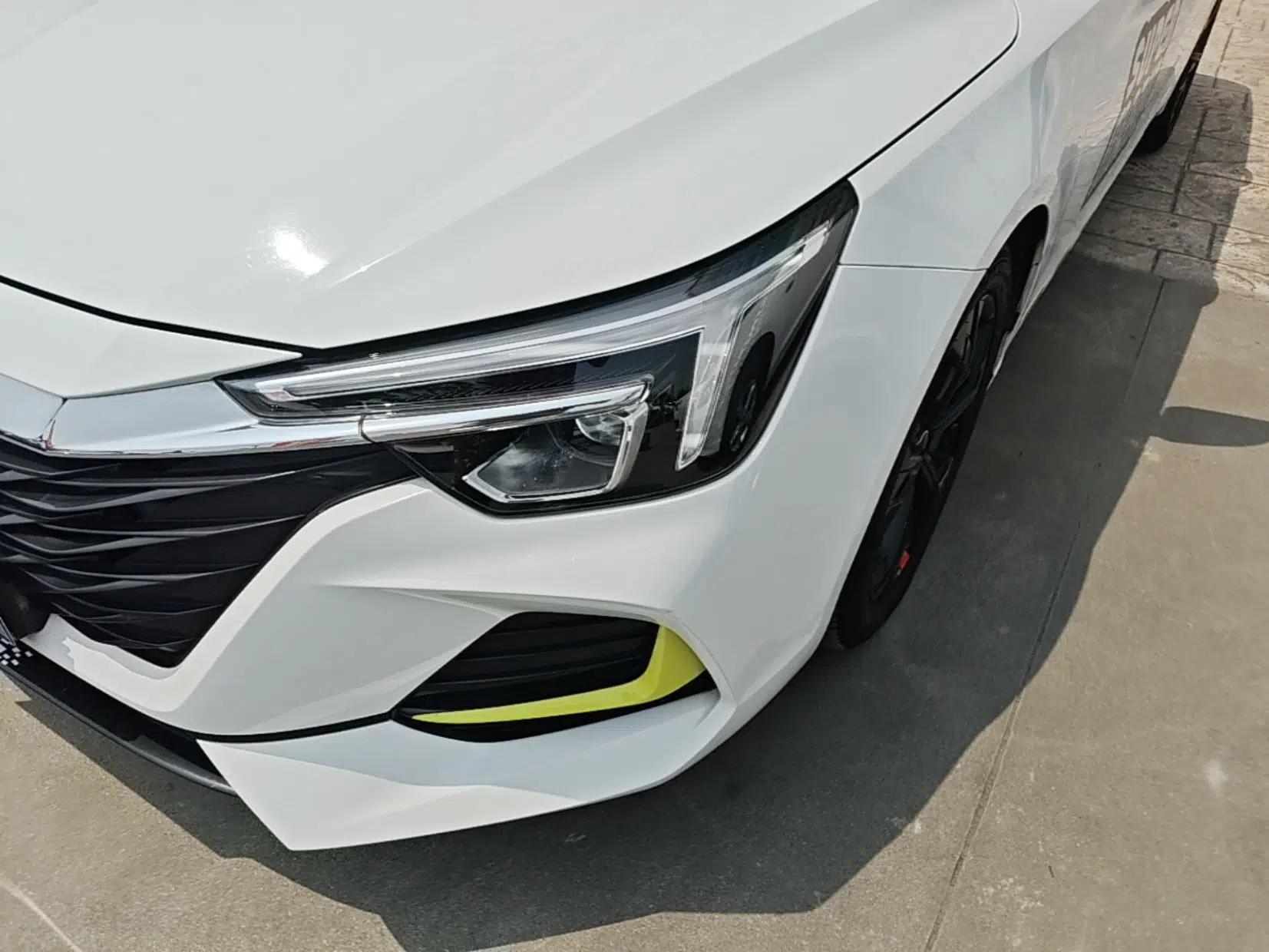Roewe i6 MAX 2020 300TGI Automatic Supreme Edition with Cool Sunroof and Advanced Driving Features — миниатюра 9