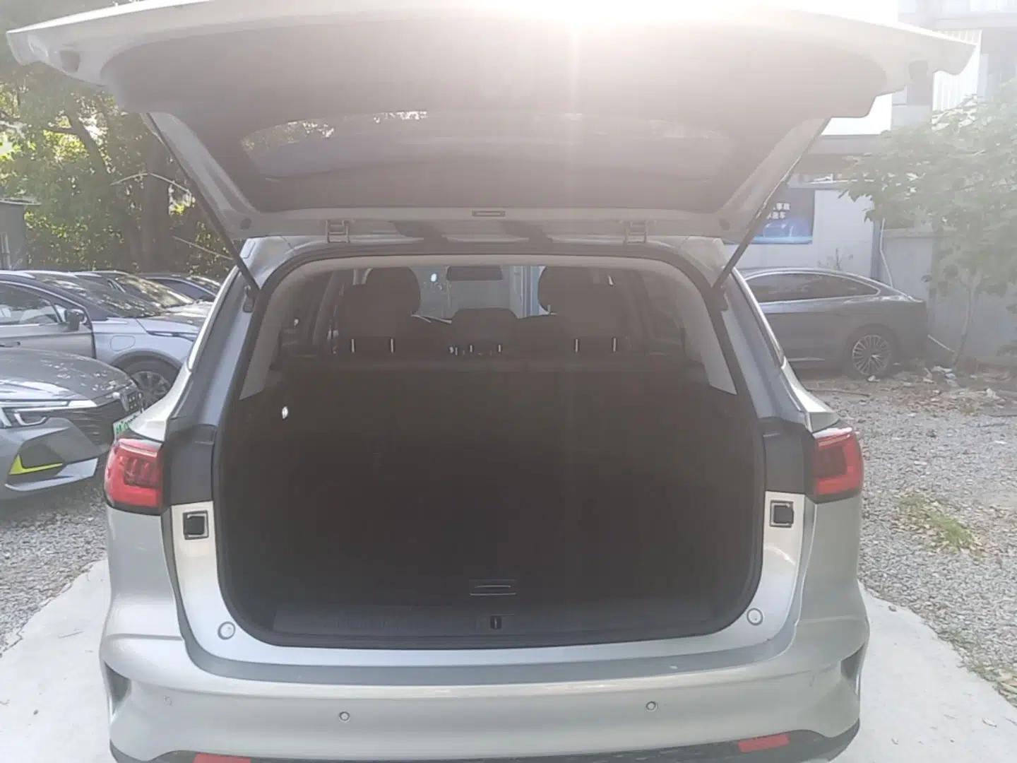 Roewe RX5 eMAX 2020 500 PHEV 4G-Connected Luxury Edition — миниатюра 22