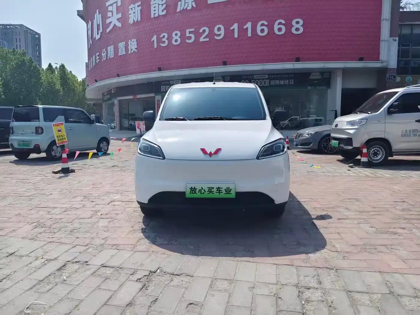Wuling Hongguang New Energy 2024 Pure Electric Version 300KM Standard Edition — миниатюра 2