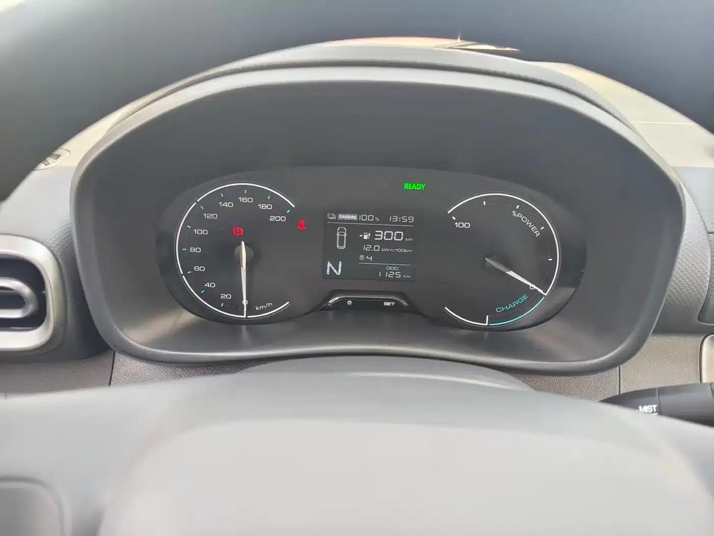 Wuling Hongguang New Energy 2024 Pure Electric Version 300KM Standard Edition — миниатюра 8