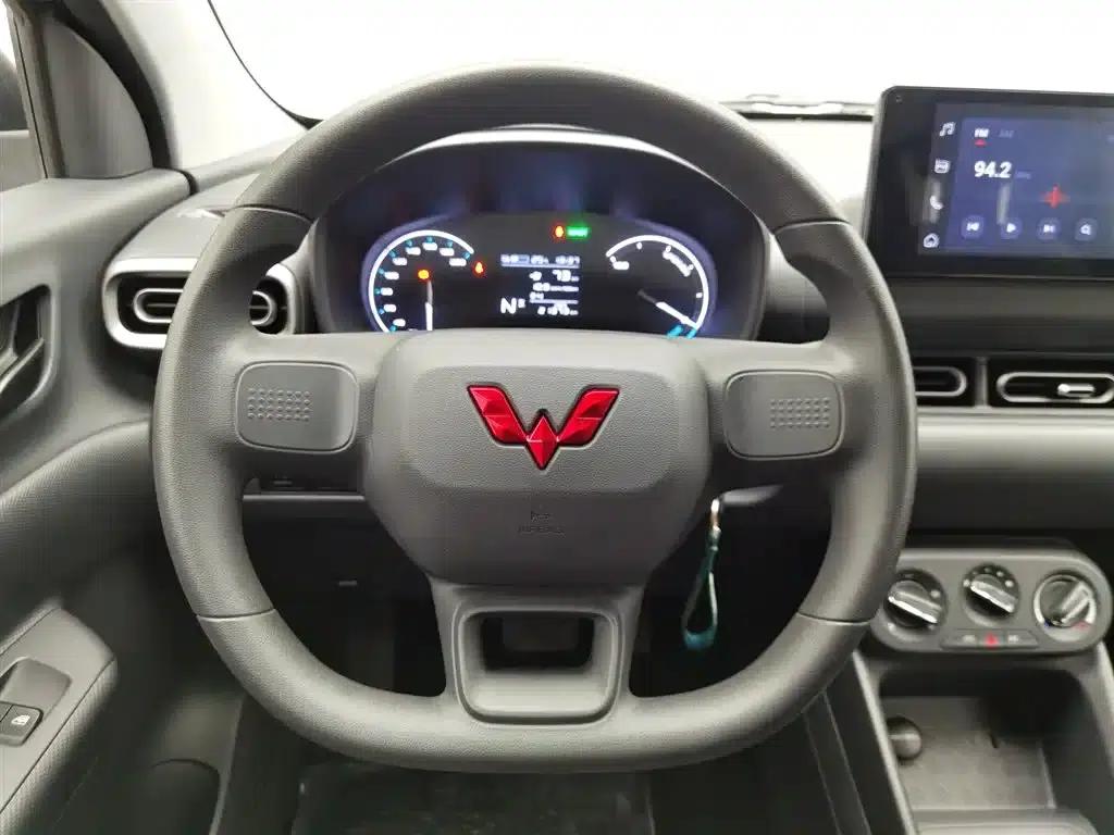 Wuling Hongguang New Energy 2024 Pure Electric Version 300KM Standard Edition — миниатюра 11
