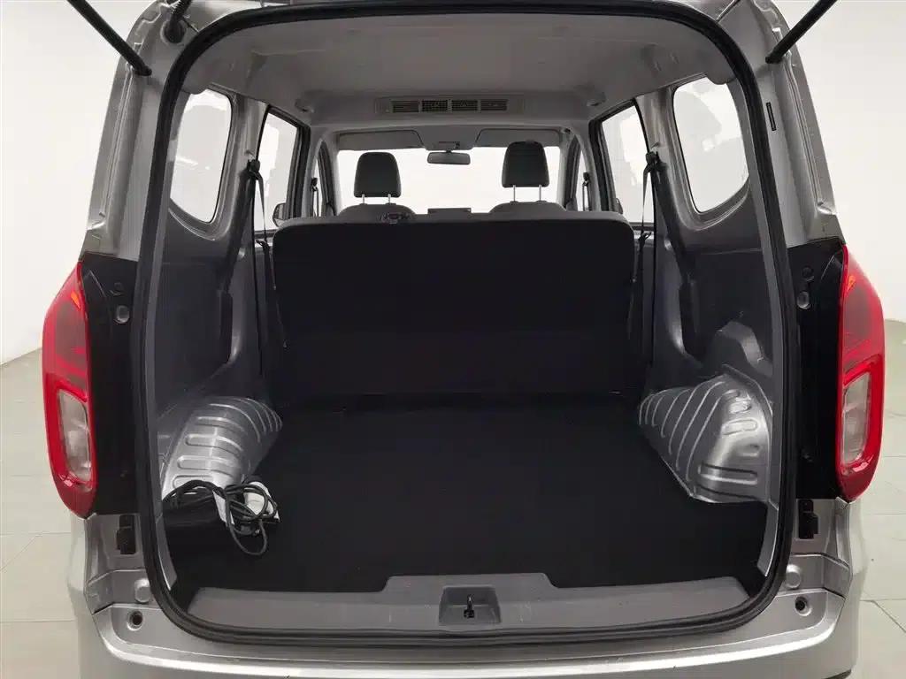 Wuling Hongguang New Energy 2024 Pure Electric Version 300KM Standard Edition — миниатюра 16