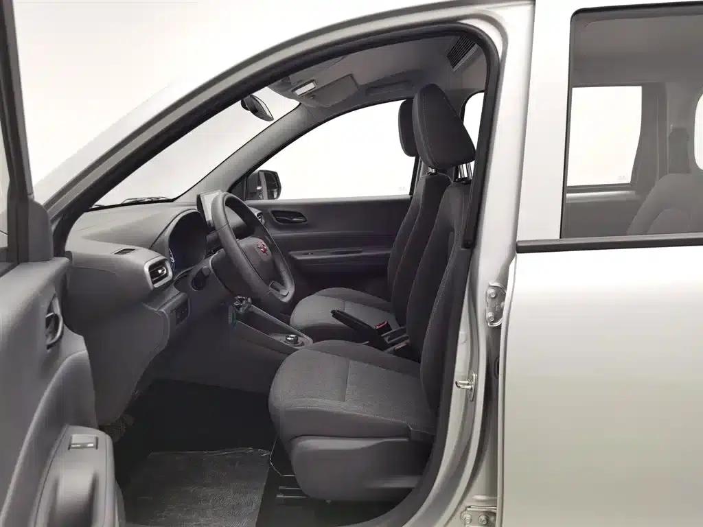 Wuling Hongguang New Energy 2024 Pure Electric Version 300KM Standard Edition — миниатюра 10