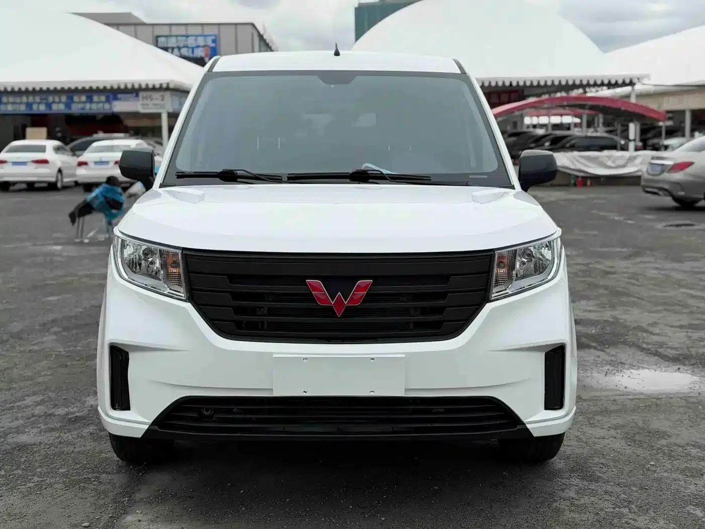 Wuling Hongguang PLUS 2020 1.5L Manual Standard 7-Seater — миниатюра 2