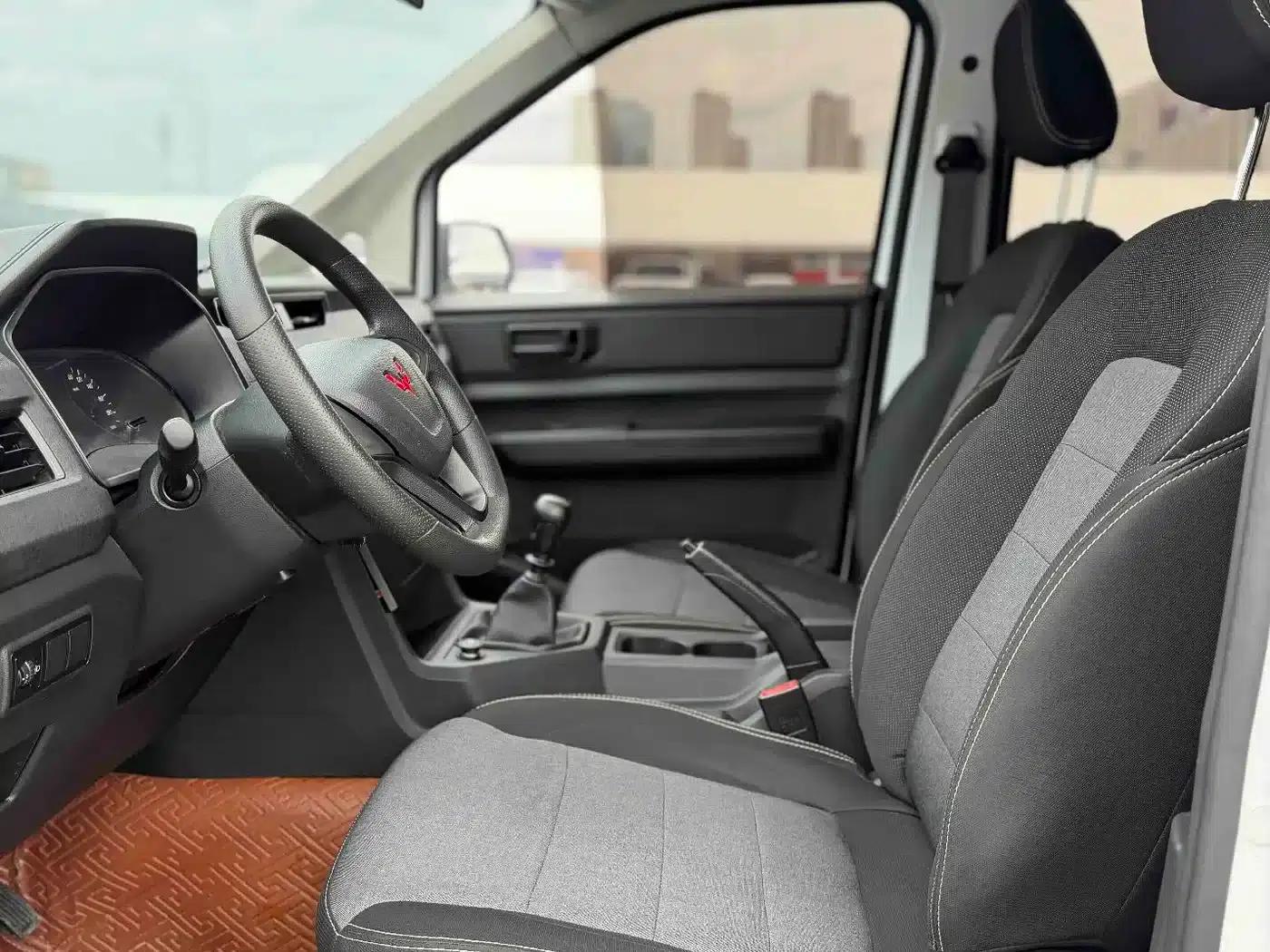 Wuling Hongguang PLUS 2020 1.5L Manual Standard 7-Seater — миниатюра 4