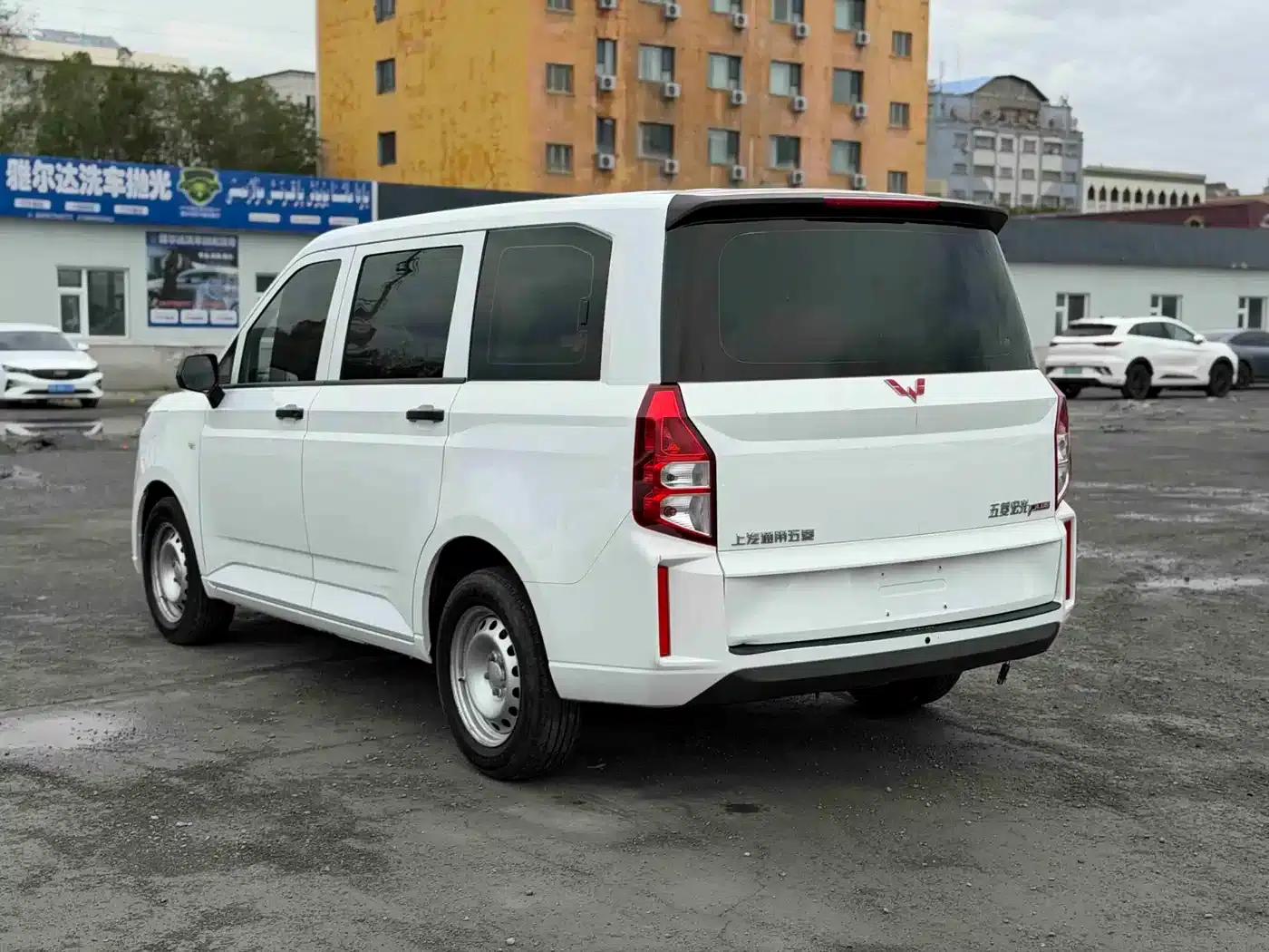 Wuling Hongguang PLUS 2020 1.5L Manual Standard 7-Seater — миниатюра 7