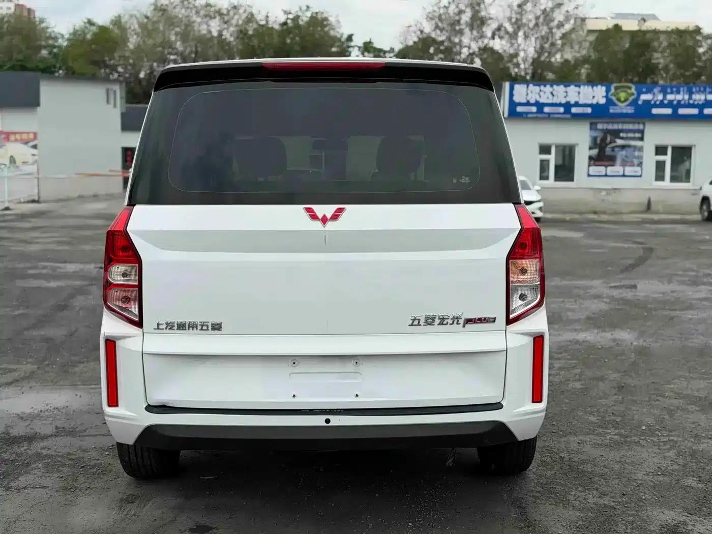 Wuling Hongguang PLUS 2020 1.5L Manual Standard 7-Seater — миниатюра 8