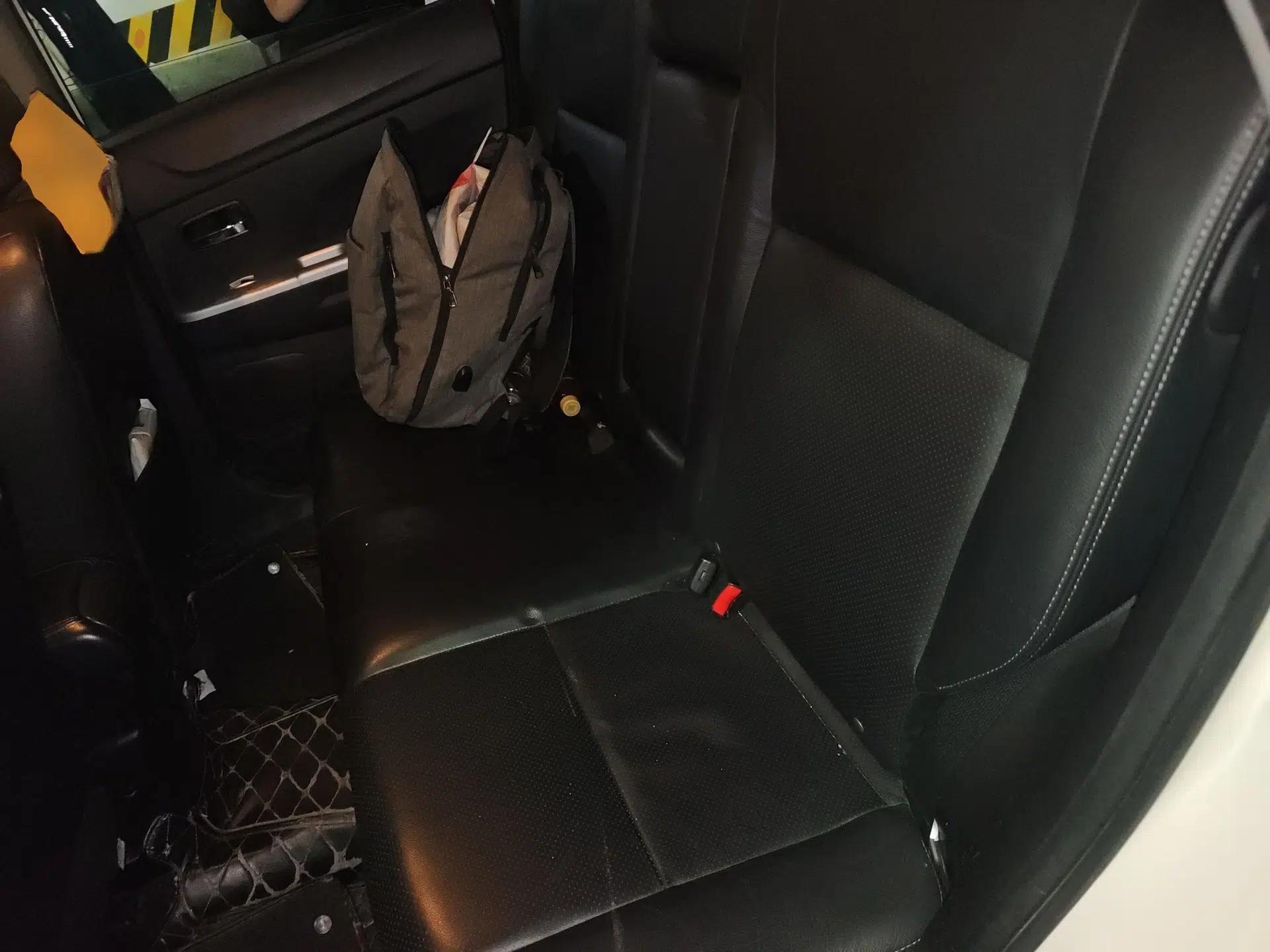 Mitsubishi ASX 2013 2.0L CVT Two-Wheel Drive Luxury Edition — миниатюра 18