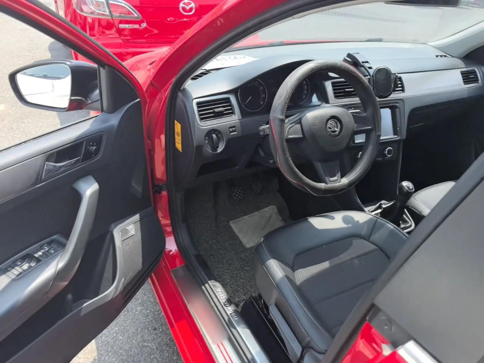 Skoda Rapid Spaceback 2016 Revised 1.6L Manual Chuanxing Edition — миниатюра 18