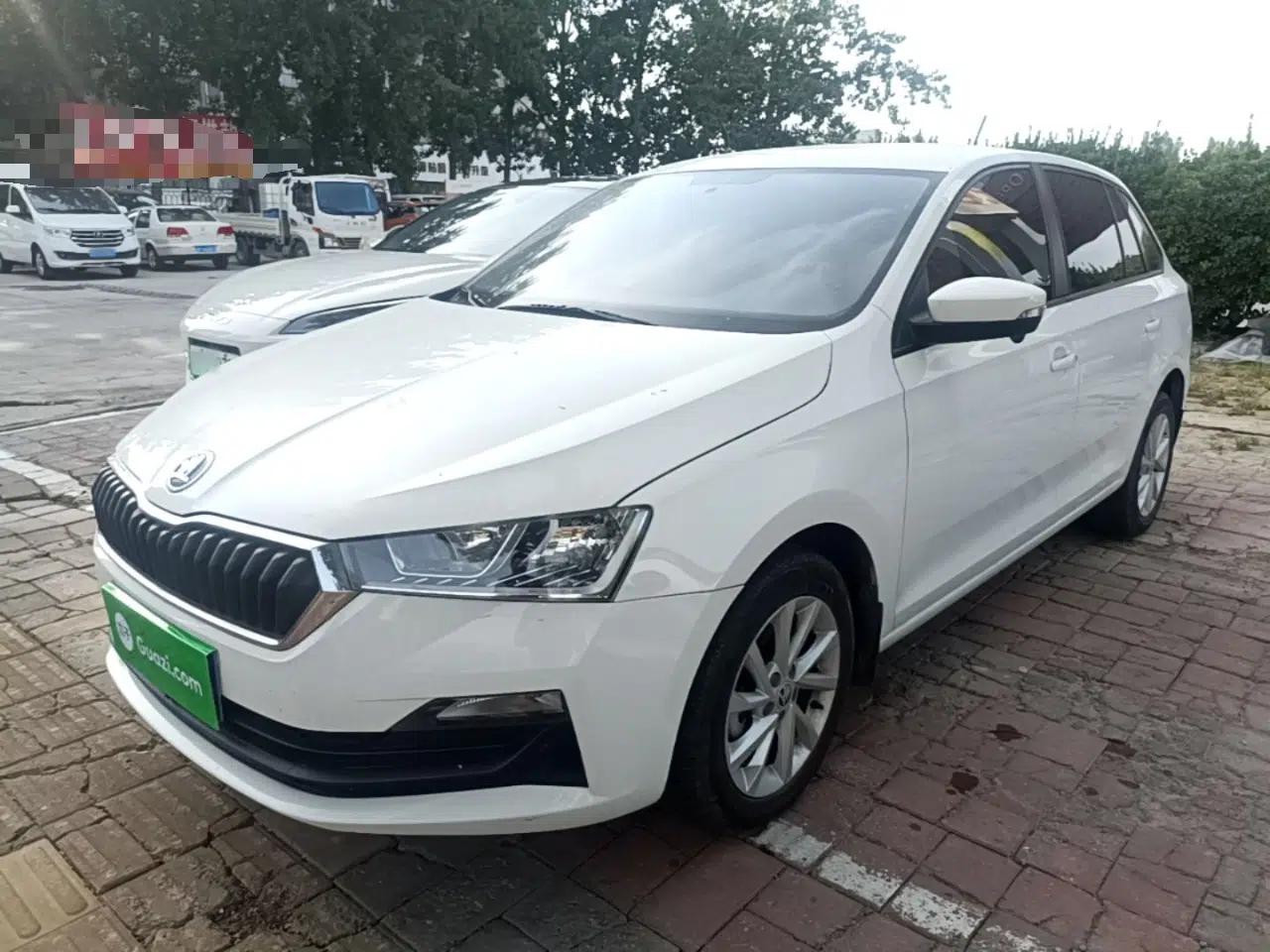 Skoda Rapid Spaceback 2020 1.5L Automatic Sport Edition — миниатюра 1