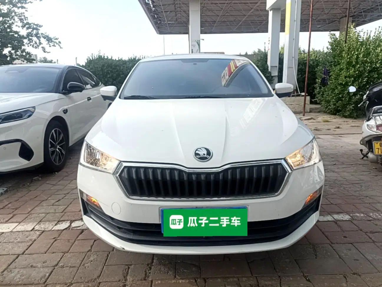 Skoda Rapid Spaceback 2020 1.5L Automatic Sport Edition — миниатюра 2