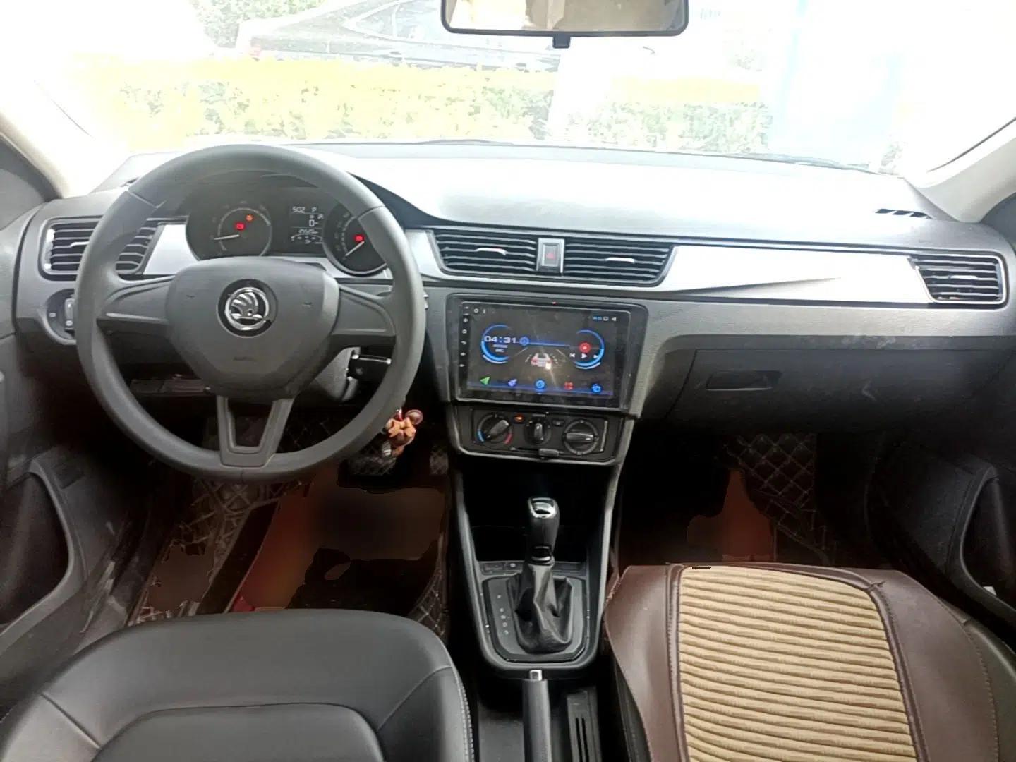 Skoda Rapid Spaceback 2020 1.5L Automatic Sport Edition — миниатюра 12