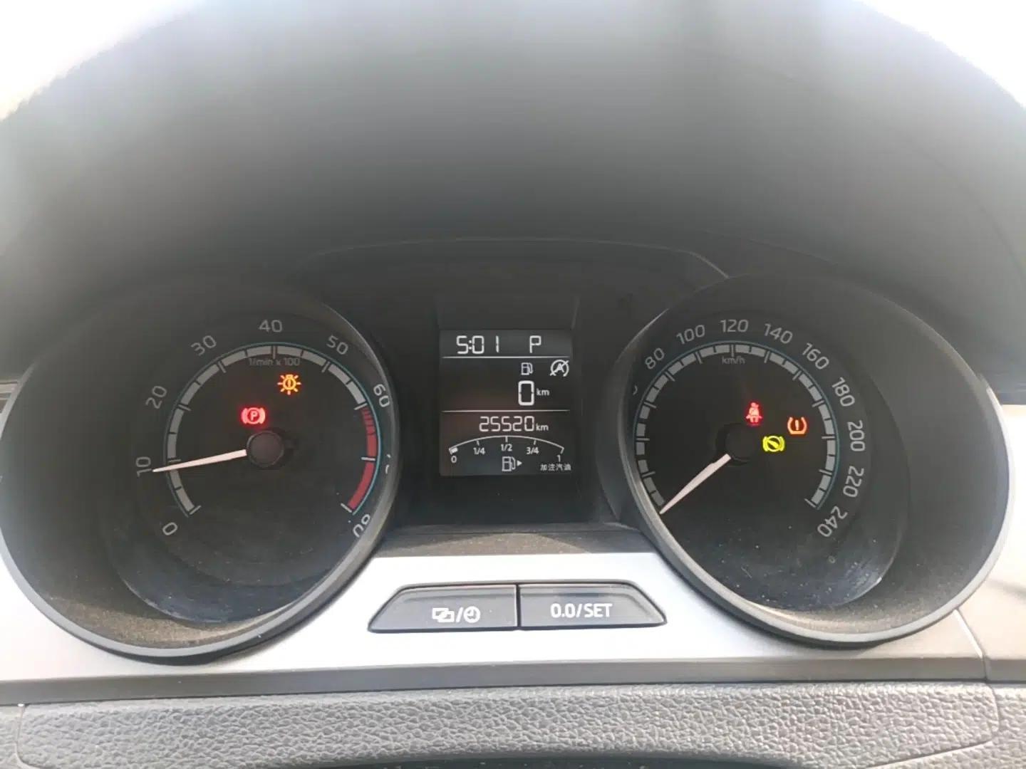 Skoda Rapid Spaceback 2020 1.5L Automatic Sport Edition — миниатюра 14