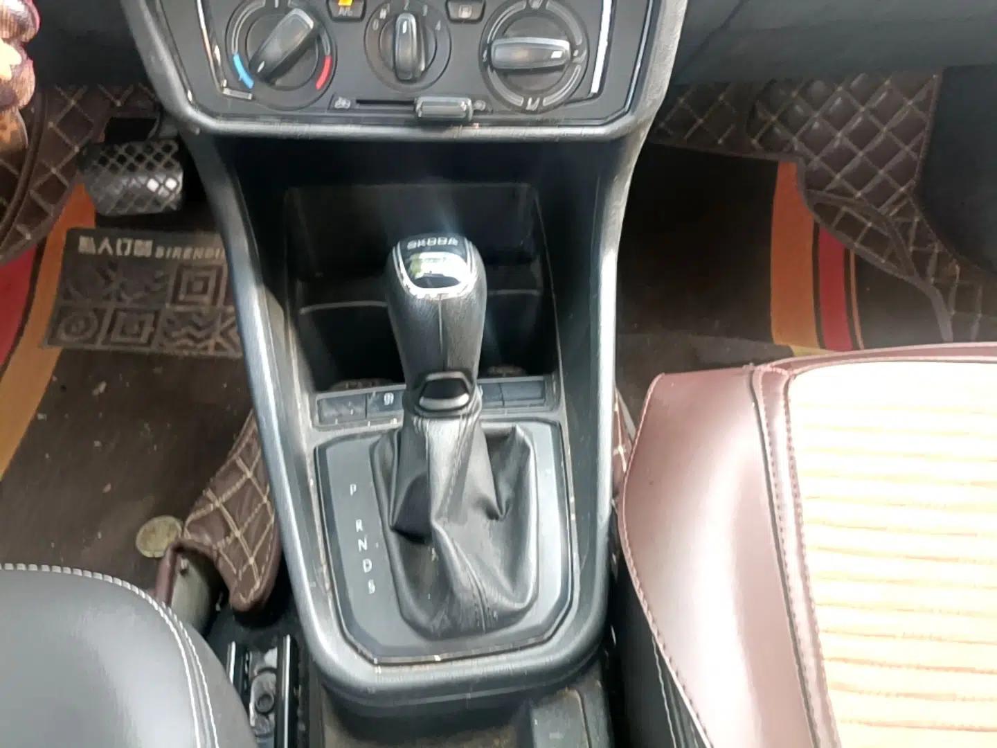 Skoda Rapid Spaceback 2020 1.5L Automatic Sport Edition — миниатюра 16