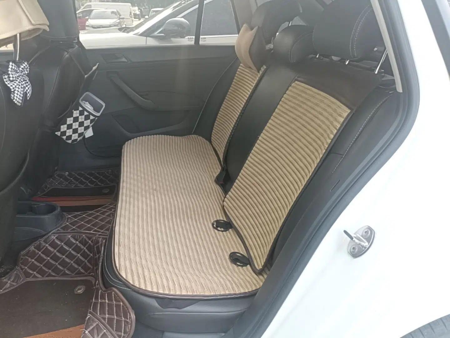 Skoda Rapid Spaceback 2020 1.5L Automatic Sport Edition — миниатюра 19