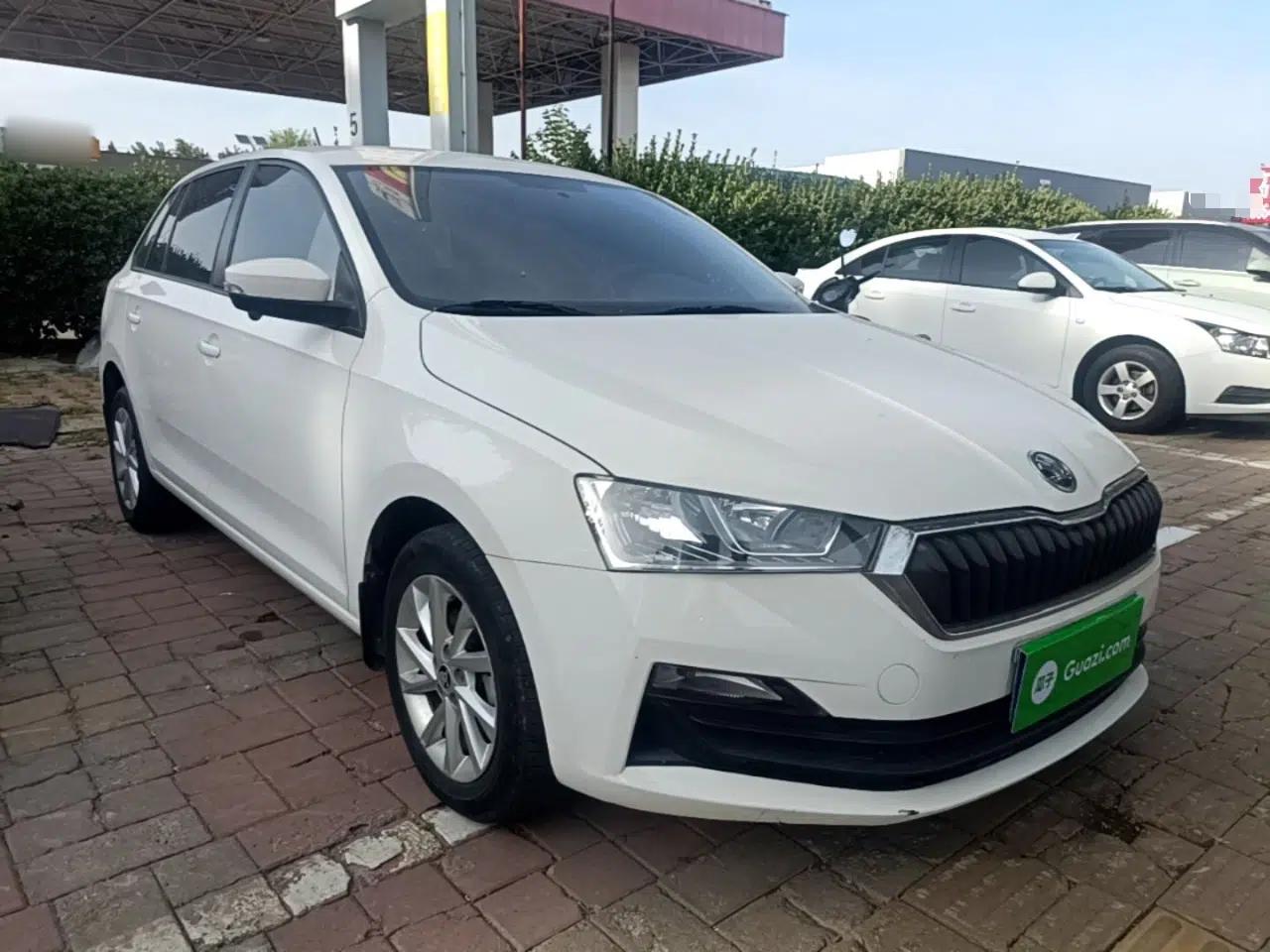 Skoda Rapid Spaceback 2020 1.5L Automatic Sport Edition — миниатюра 6