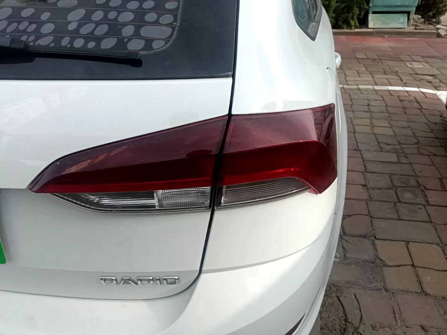 Skoda Rapid Spaceback 2020 1.5L Automatic Sport Edition — миниатюра 8