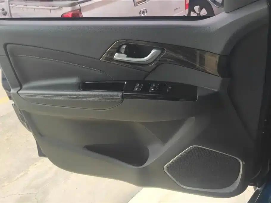 D-MAX 2019 3.0T 2WD Automatic Elite 4JJ1-TC HI — миниатюра 7