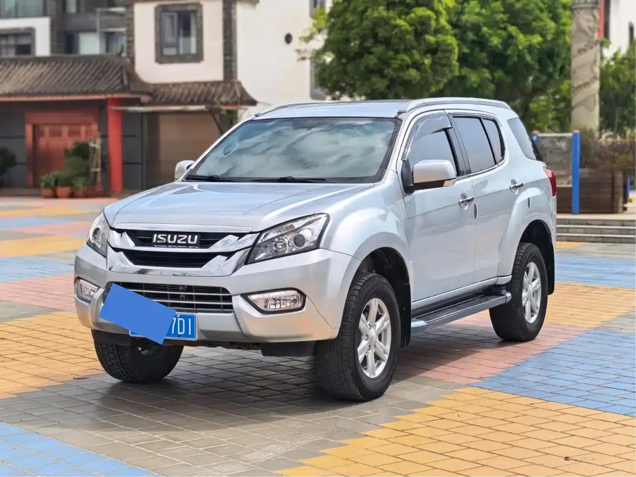 mu-X 2017 3.0T 4WD Automatic Premium 5-seater (National V Emission Standard) — миниатюра 1