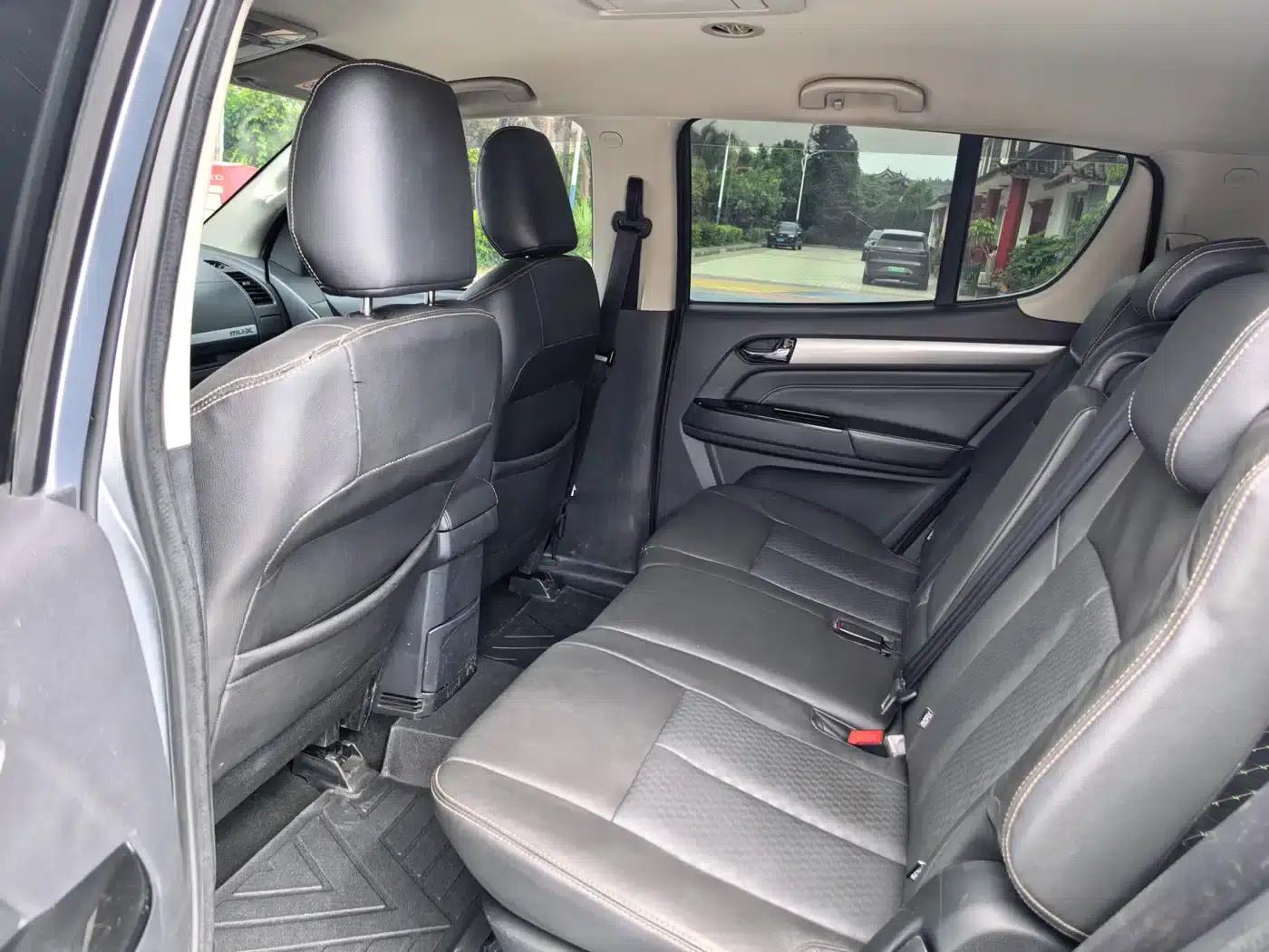 mu-X 2017 3.0T 4WD Automatic Premium 5-seater (National V Emission Standard) — миниатюра 8