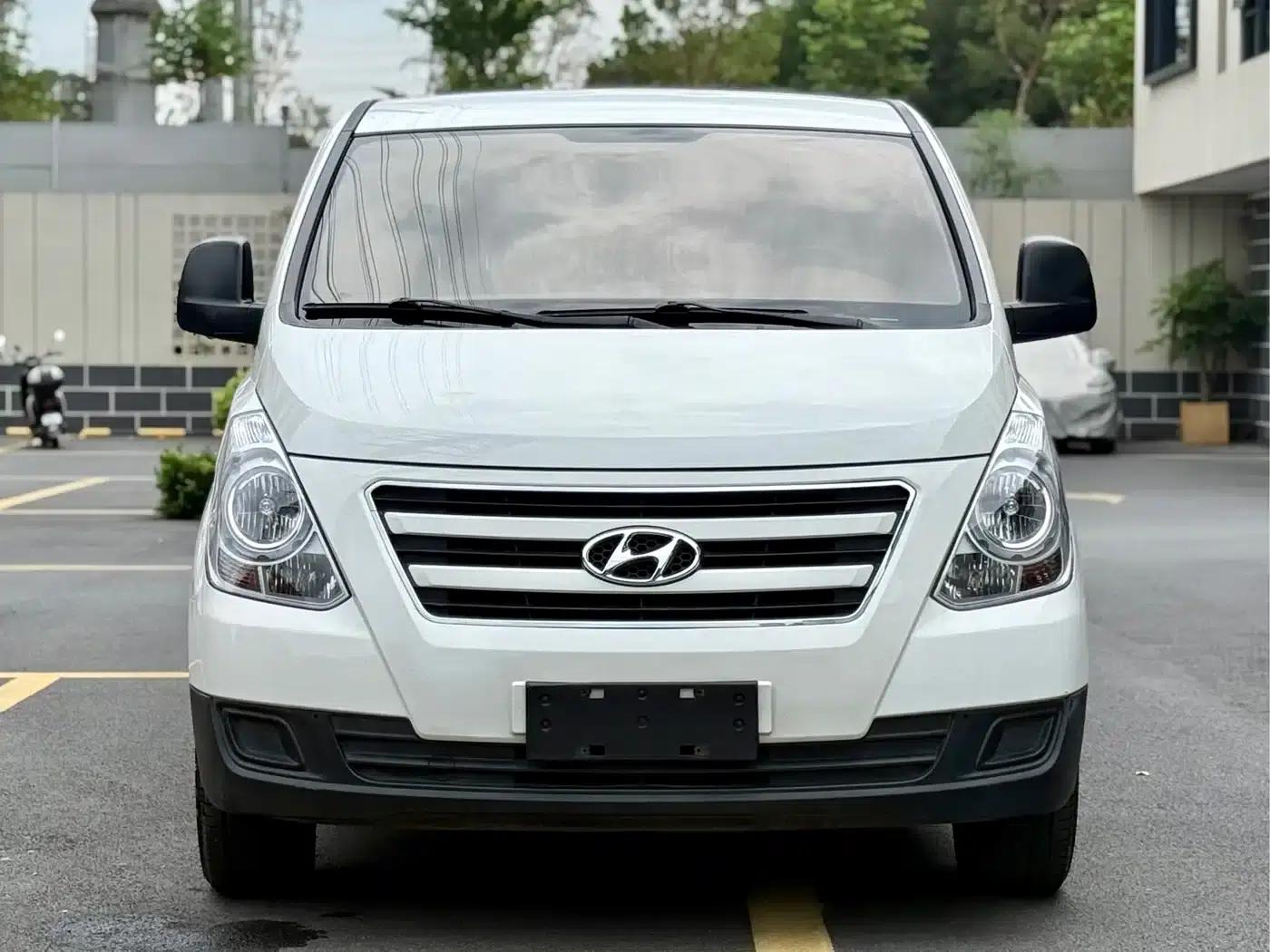 H-1 Huiyi 2011 Model 2.4L Comfort Edition — миниатюра 2