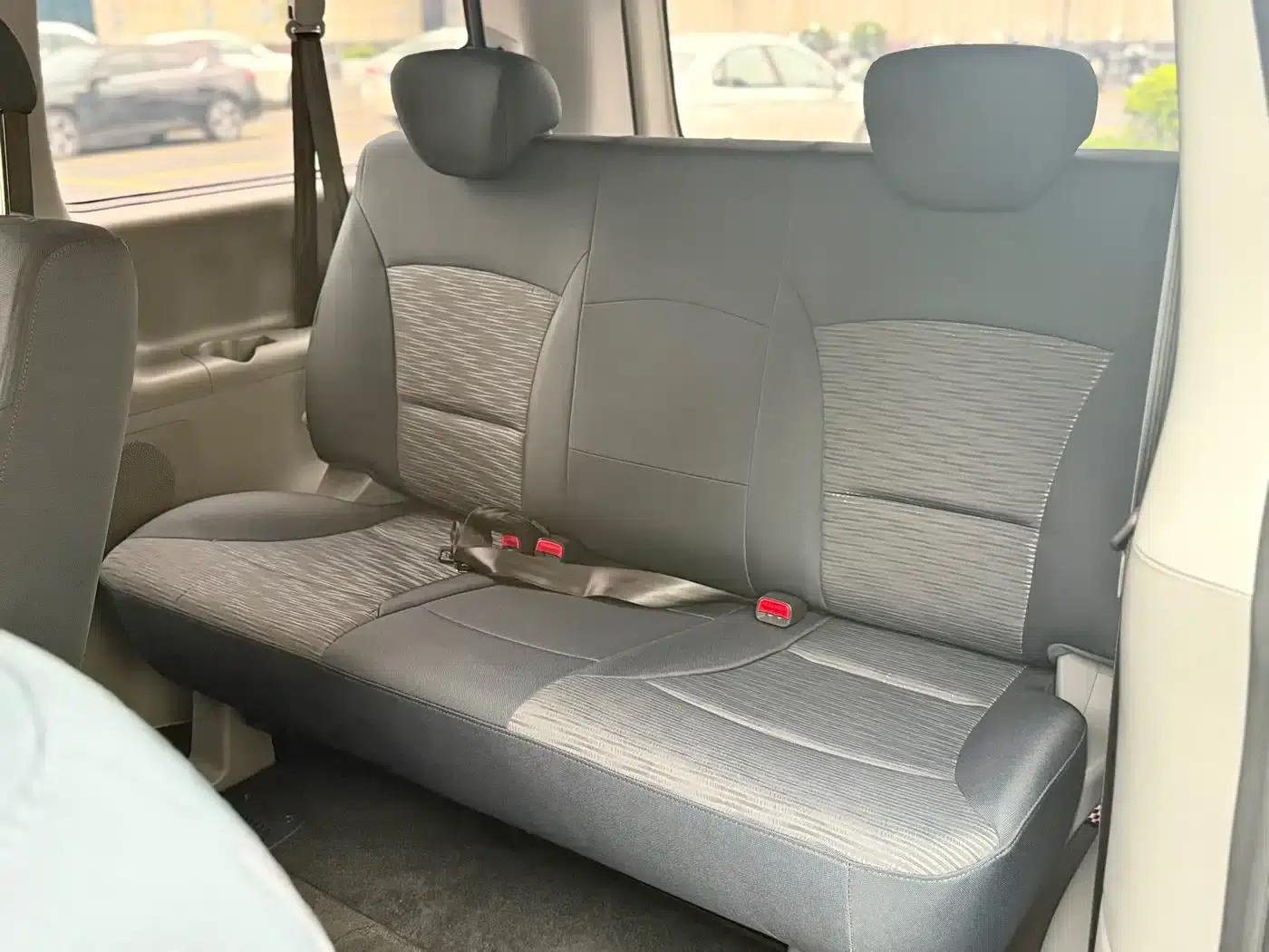 H-1 Huiyi 2011 Model 2.4L Comfort Edition — миниатюра 14