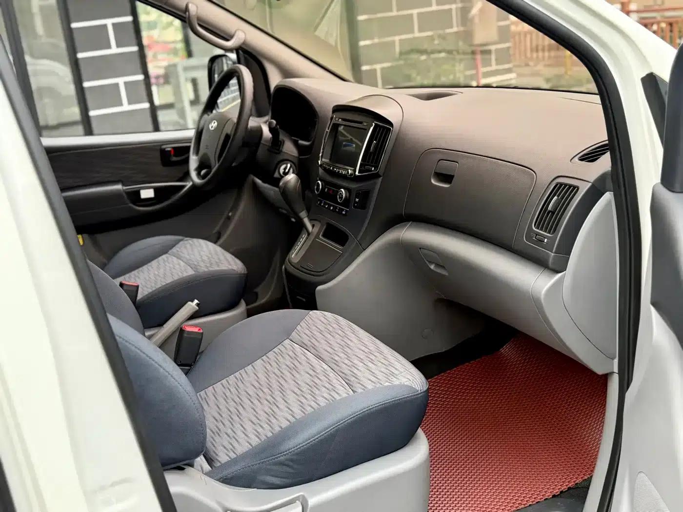 H-1 Huiyi 2011 Model 2.4L Comfort Edition — миниатюра 16