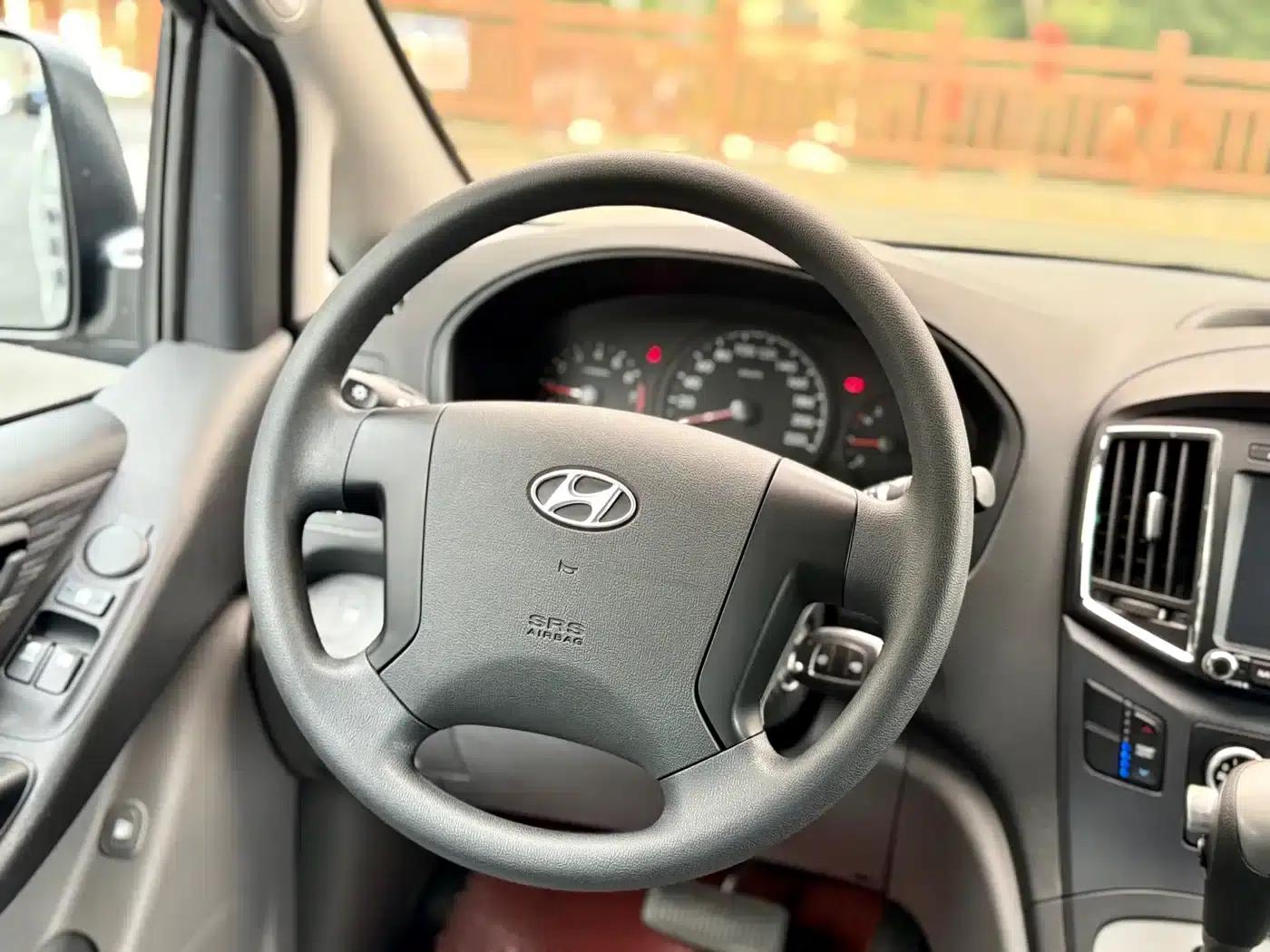 H-1 Huiyi 2011 Model 2.4L Comfort Edition — миниатюра 18