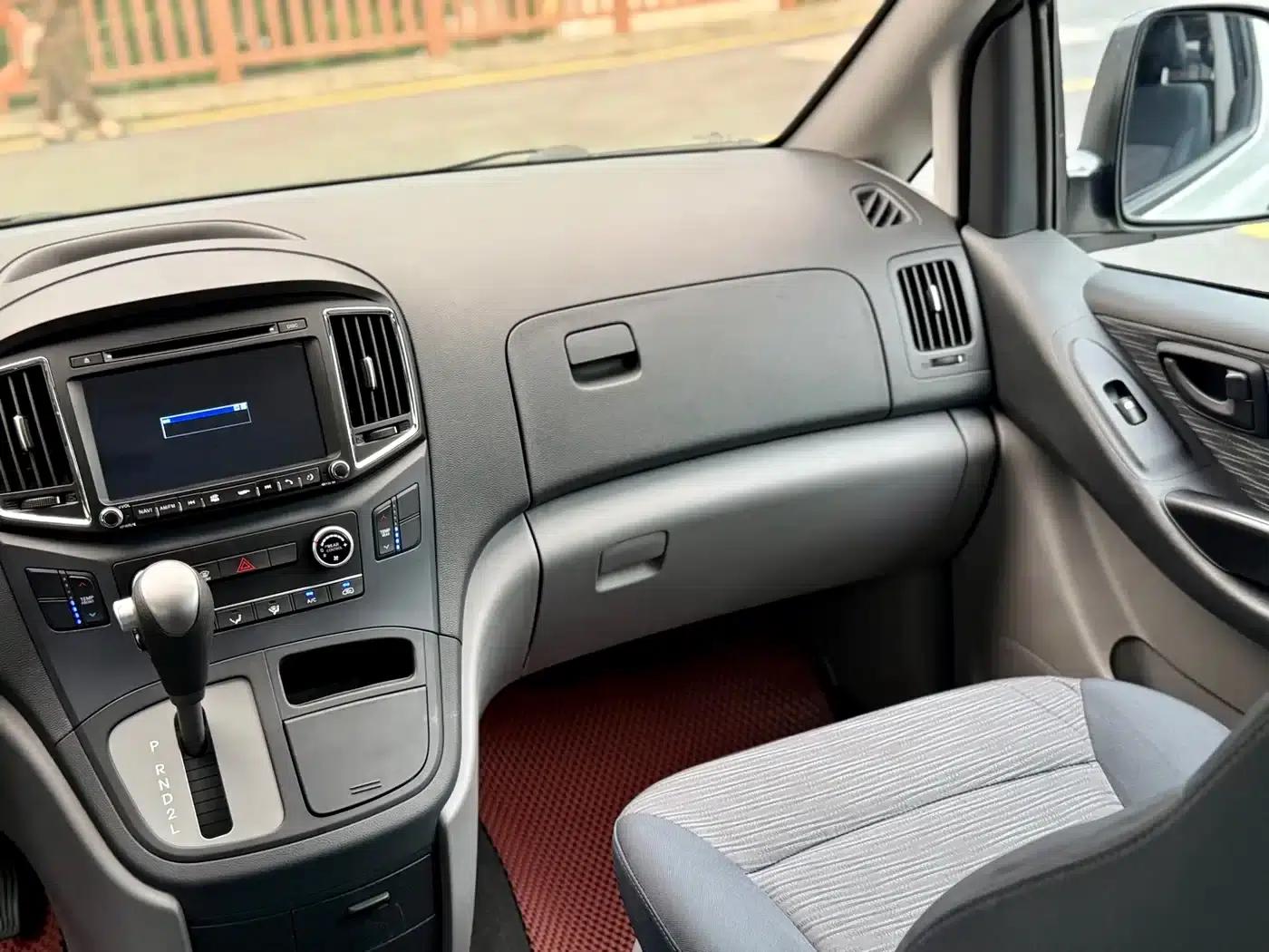 H-1 Huiyi 2011 Model 2.4L Comfort Edition — миниатюра 20