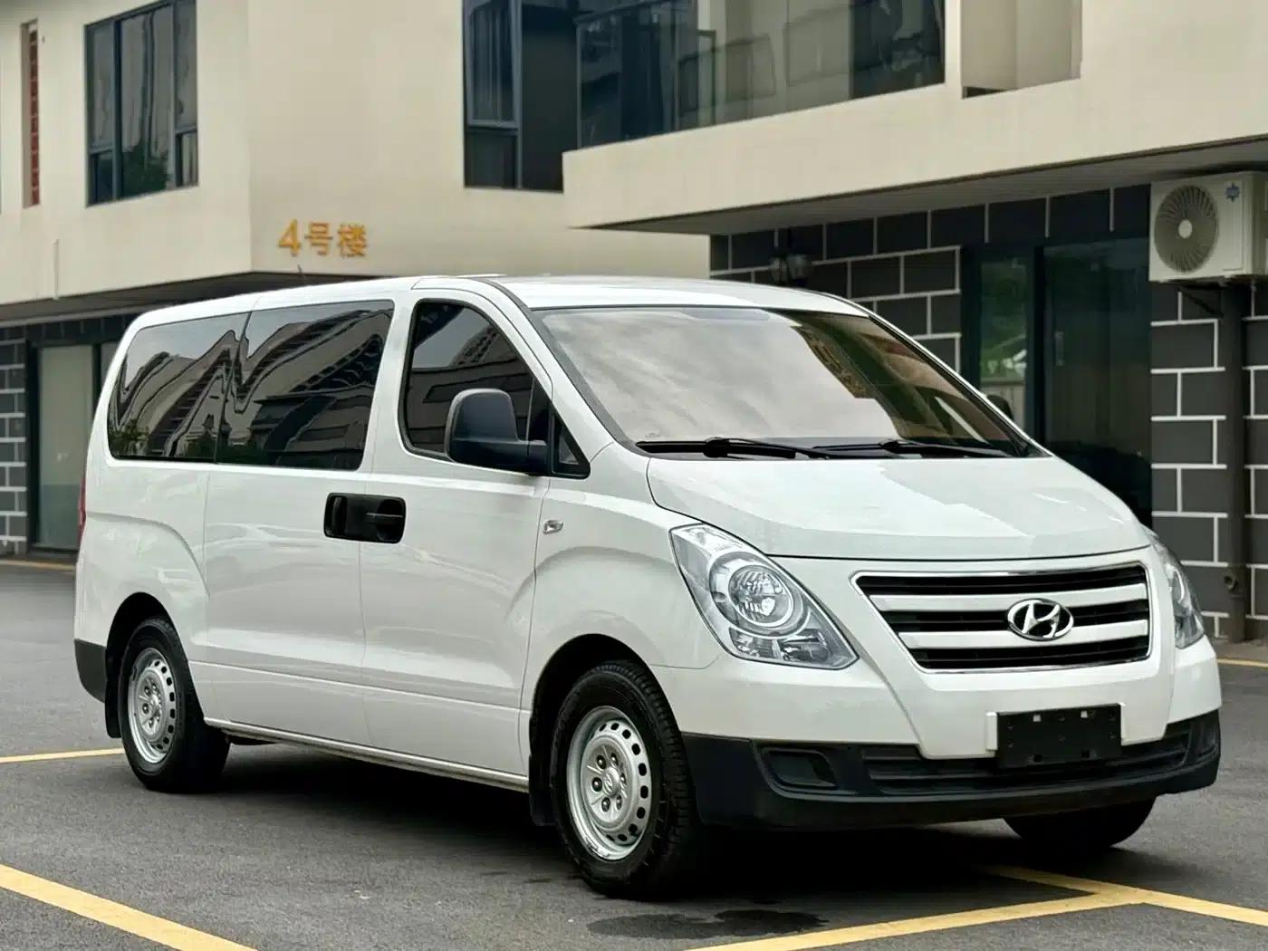 H-1 Huiyi 2011 Model 2.4L Comfort Edition — миниатюра 3