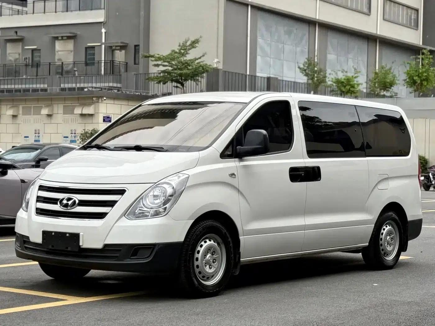 H-1 Huiyi 2011 Model 2.4L Comfort Edition — миниатюра 4