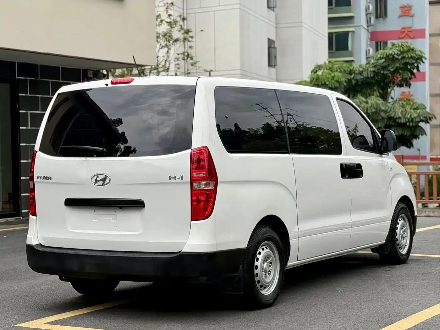 H-1 Huiyi 2011 Model 2.4L Comfort Edition — миниатюра 5