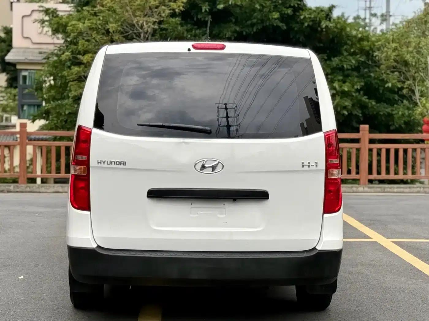 H-1 Huiyi 2011 Model 2.4L Comfort Edition — миниатюра 6