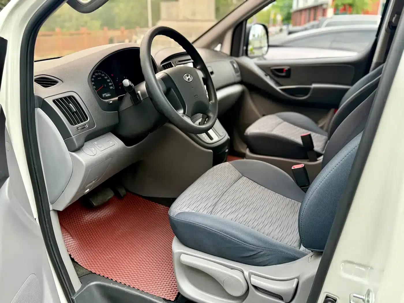 H-1 Huiyi 2011 Model 2.4L Comfort Edition — миниатюра 9