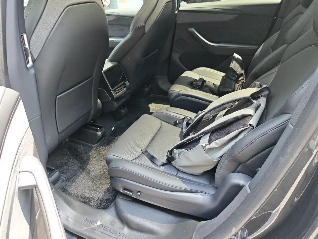 Tesla Model Y L 2025 Model Long-Range All-Wheel-Drive Version — миниатюра 18