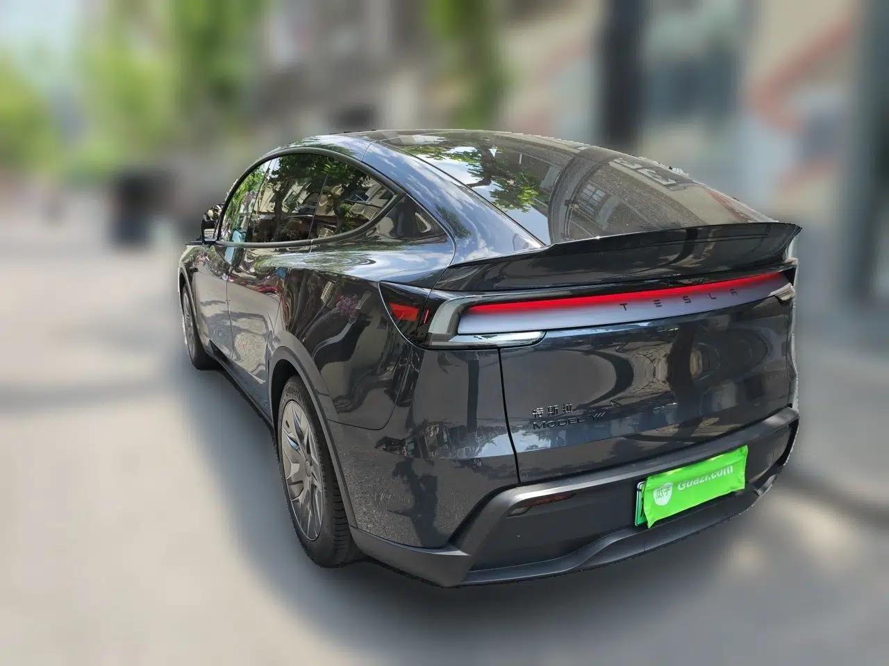 Tesla Model Y L 2025 Model Long-Range All-Wheel-Drive Version — миниатюра 4