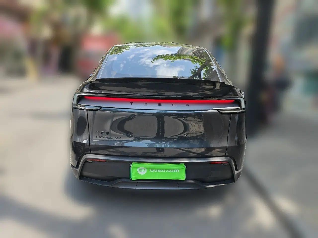 Tesla Model Y L 2025 Model Long-Range All-Wheel-Drive Version — миниатюра 5