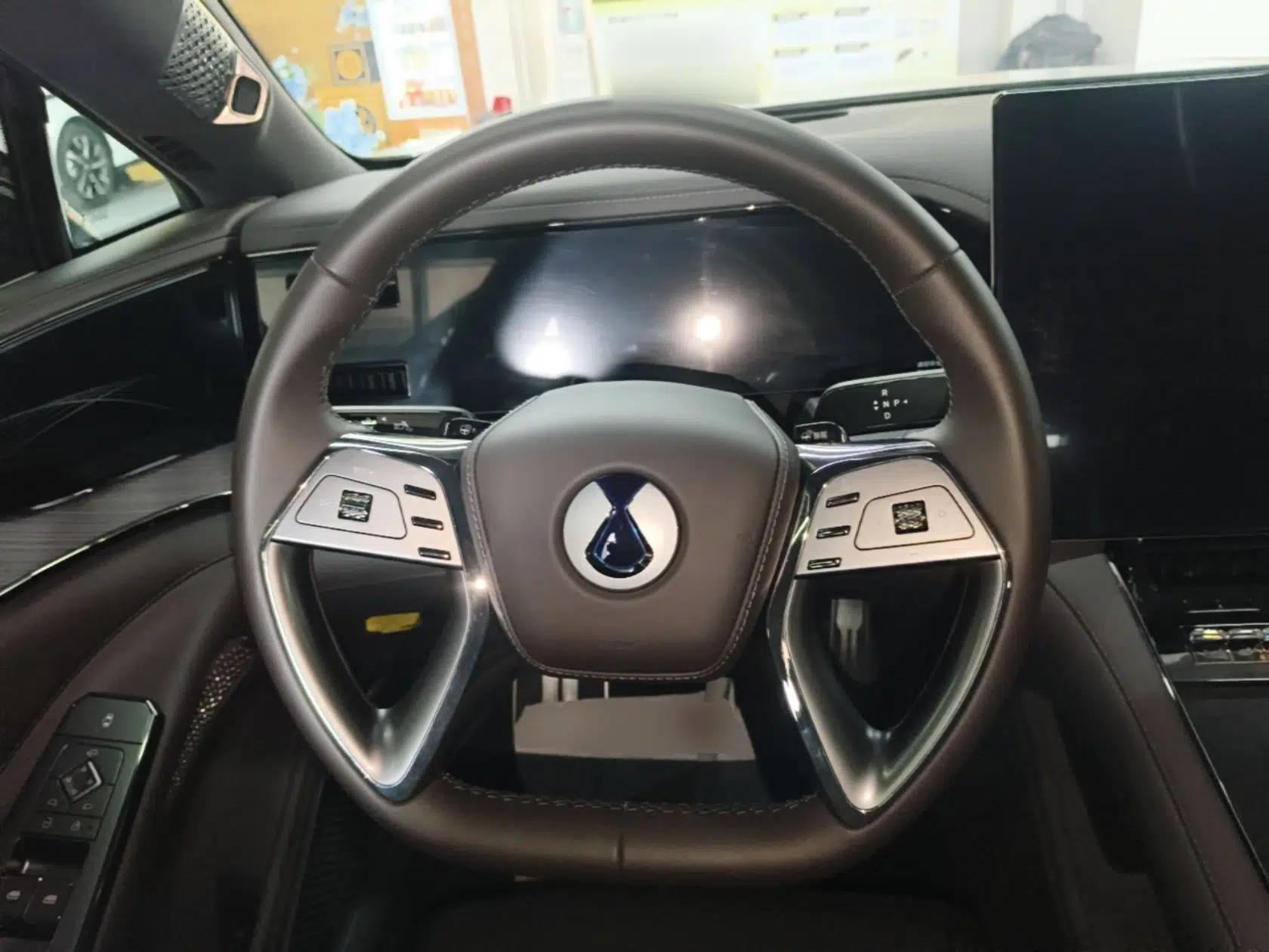 Denza Z9 2024 1100 km All-Wheel-Drive Ultra Version — миниатюра 14