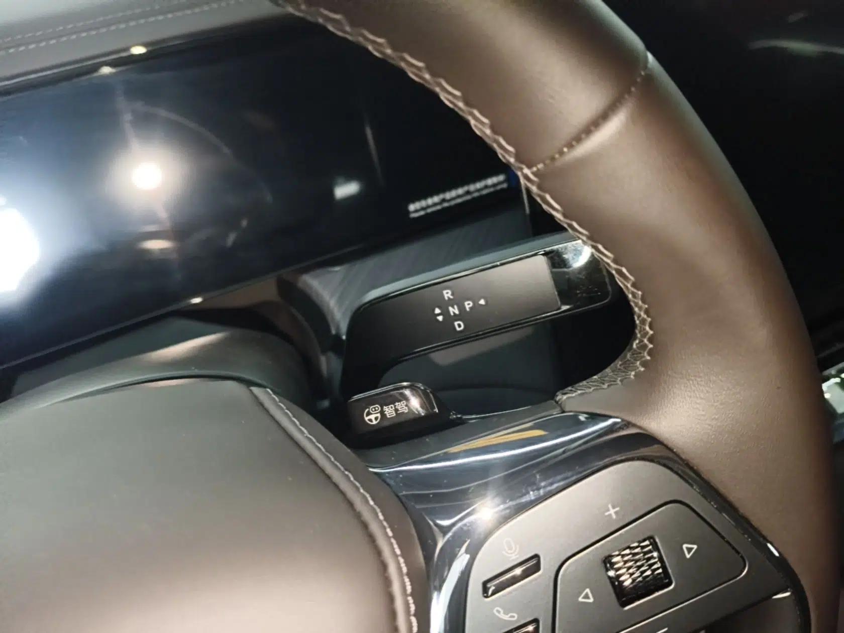 Denza Z9 2024 1100 km All-Wheel-Drive Ultra Version — миниатюра 17