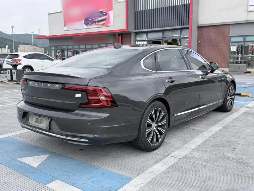Volvo S90 New Energy 2022 T8 eDrive Hybrid Luxury Edition — миниатюра 5
