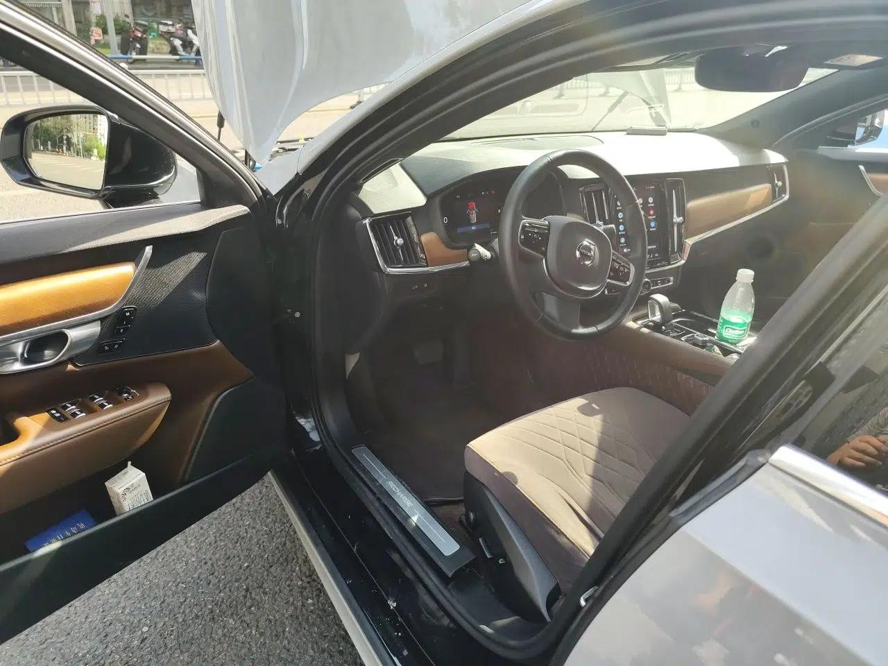Volvo S90 New Energy 2024 Plug-in Hybrid Four-Wheel Drive Long-Range Zhiyi Luxury Edition — миниатюра 17
