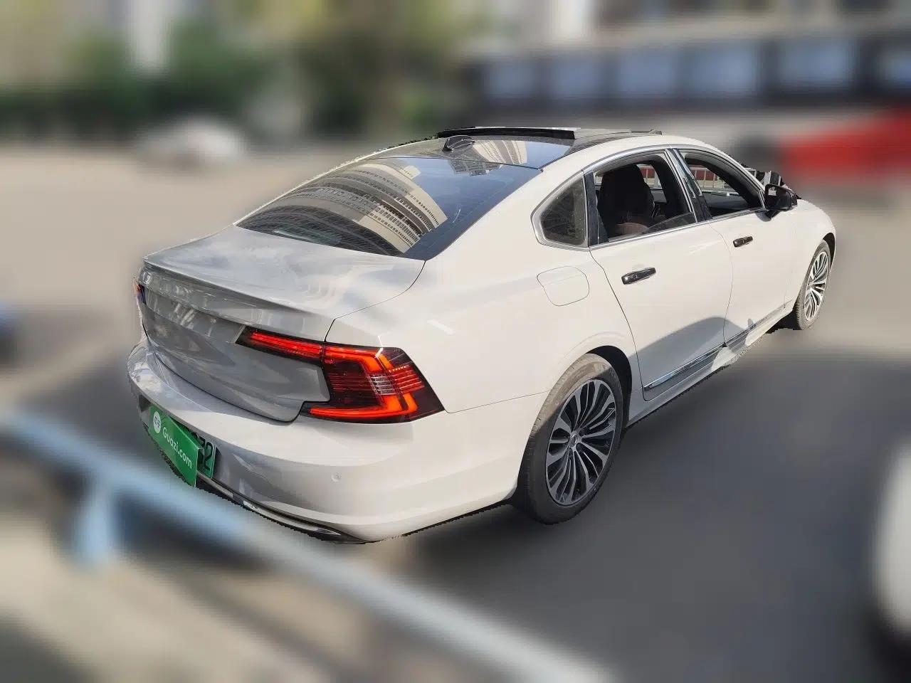 Volvo S90 New Energy 2024 Plug-in Hybrid Four-Wheel Drive Long-Range Zhiyi Luxury Edition — миниатюра 6
