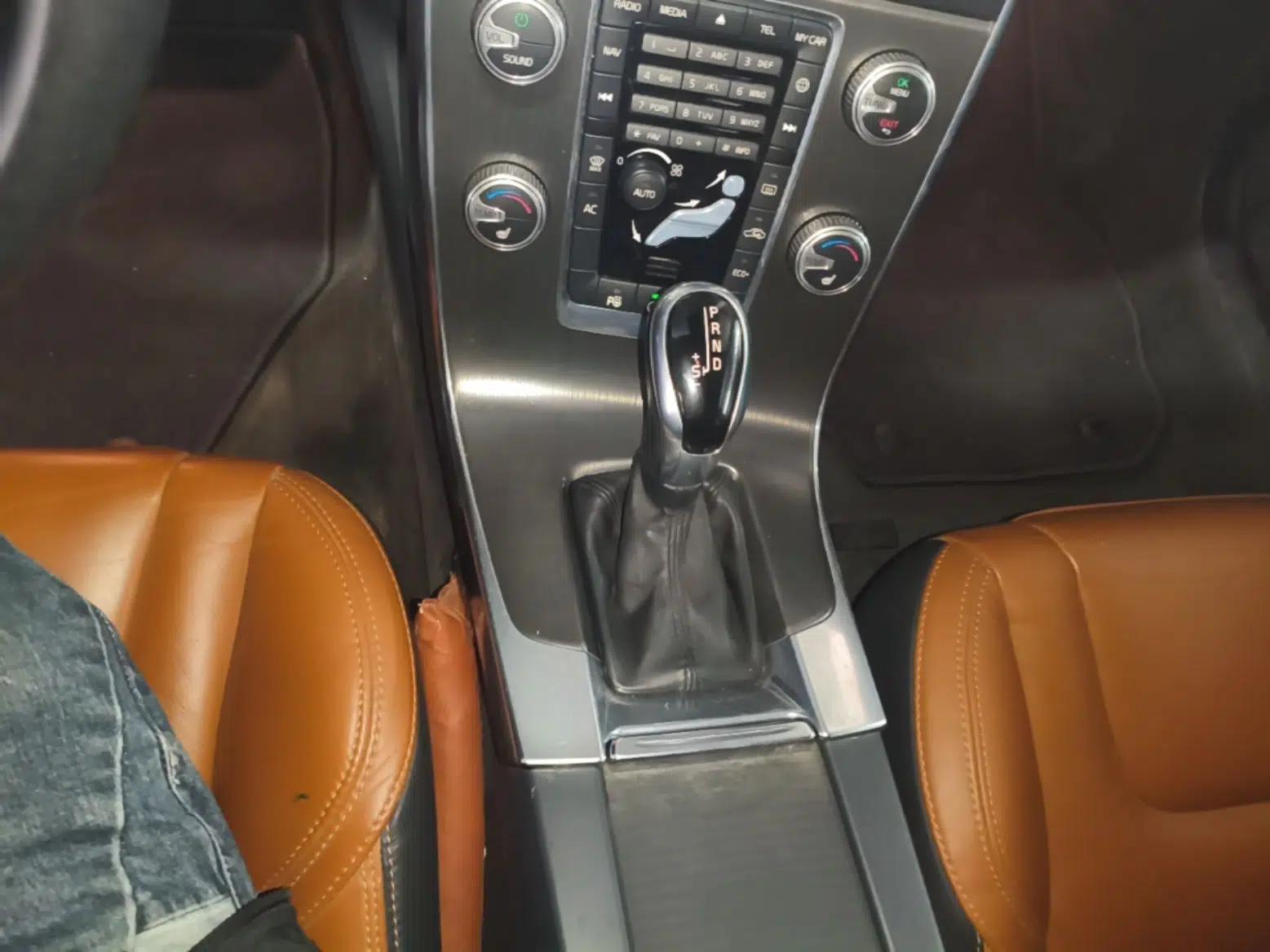 Volvo V60 2015 T5 Zhiya Edition — миниатюра 17