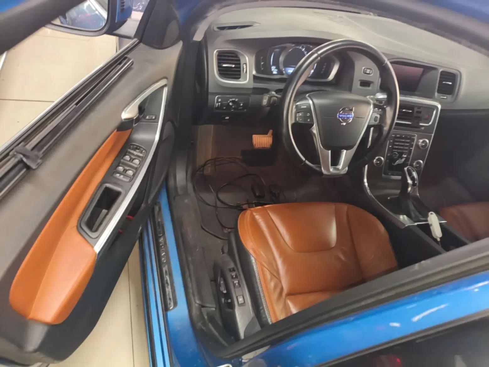 Volvo V60 2015 T5 Zhiya Edition — миниатюра 19